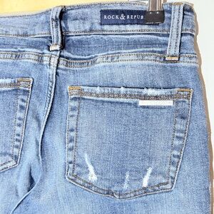 Rock & Republic Blue Jeans Women’s Size 2 Distressed Medium Wash Denim